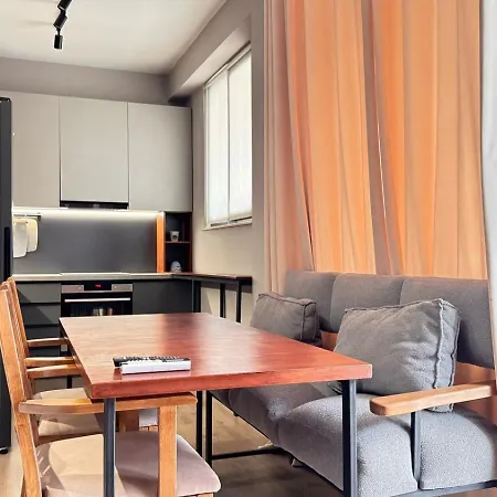 Apartament Terrace Flat In Heart Of