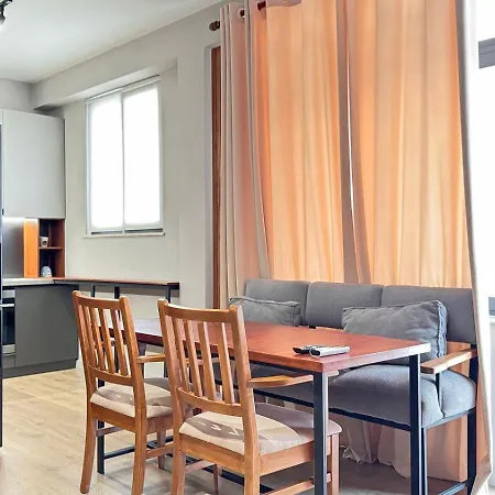 Apartament Terrace Flat In Heart Of