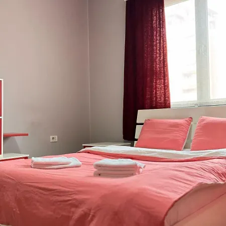 Terrace Flat In Heart Of Tiran