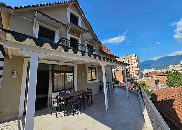 Terrace Flat In Heart Of Apartman *