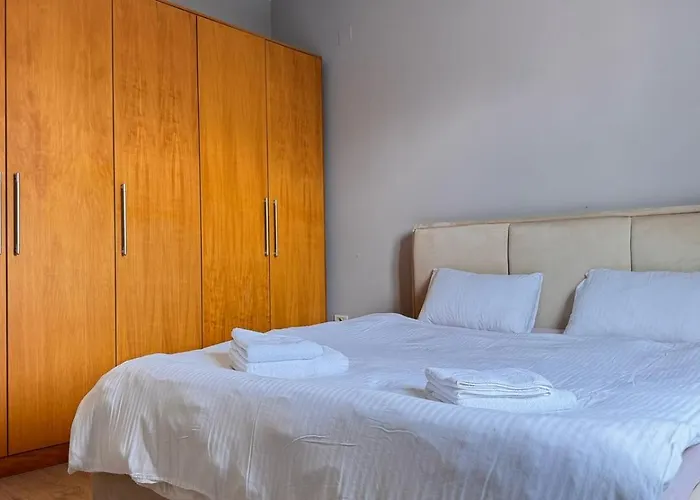 Terrace Flat In Heart Of Tirana