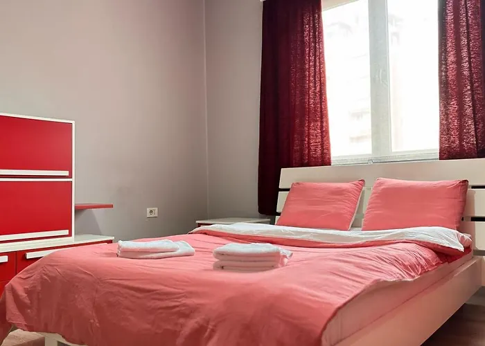 Terrace Flat In Heart Of Tirana